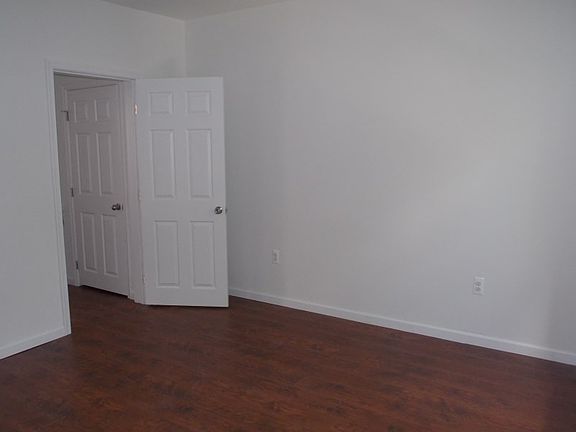5th image of 2136 N Woodstock St
