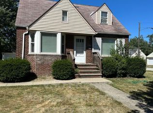 906 E 232nd St, Euclid, OH 44123