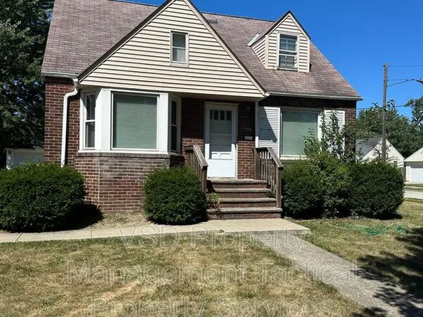906 E 232nd St, Euclid, OH 44123