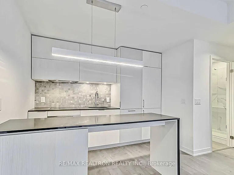20 Richardson St #616 — Photo 6