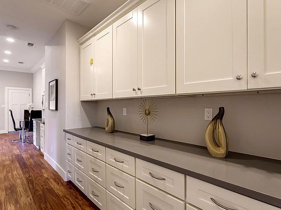 3rd image of 10238 Lockwood Dr