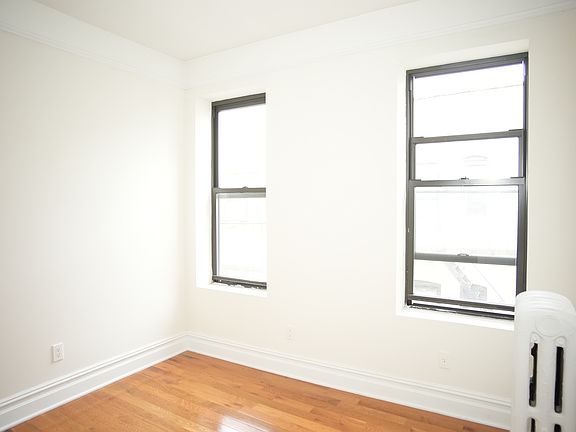 2nd image of 2590 35th St APT 6D