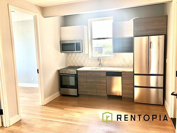 4th image of 743 Lafayette Ave #3L