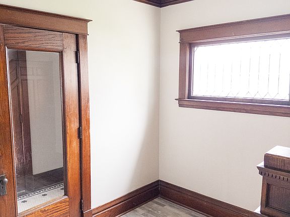 5th image of 1421 Sherwood Ave