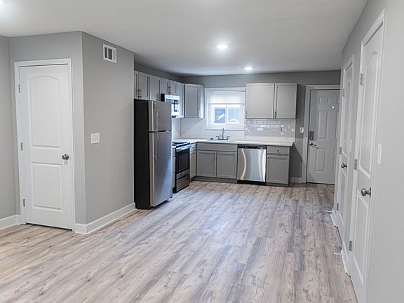 5th image of 6013 King St #B