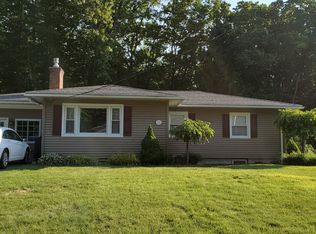 13 Grandview St, South Hadley, MA 01075