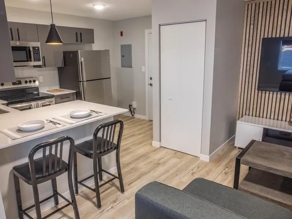 506 E Stoughton St, Champaign, IL