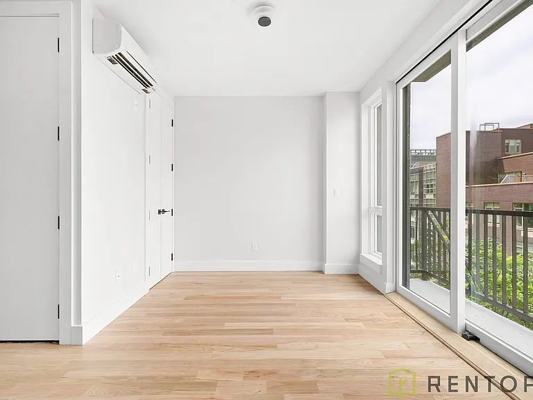 22 Frost St #405 — Photo 3