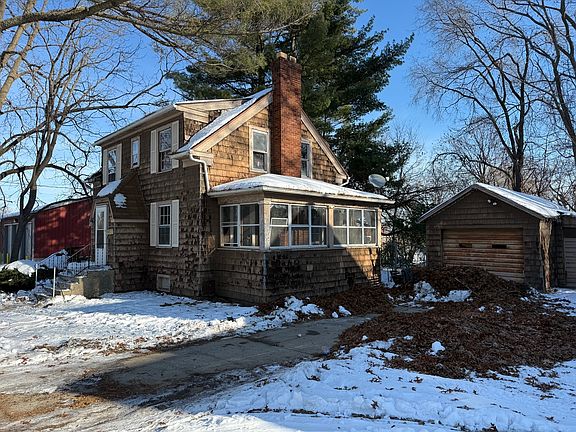 3rd image of 114 Ashley Ave