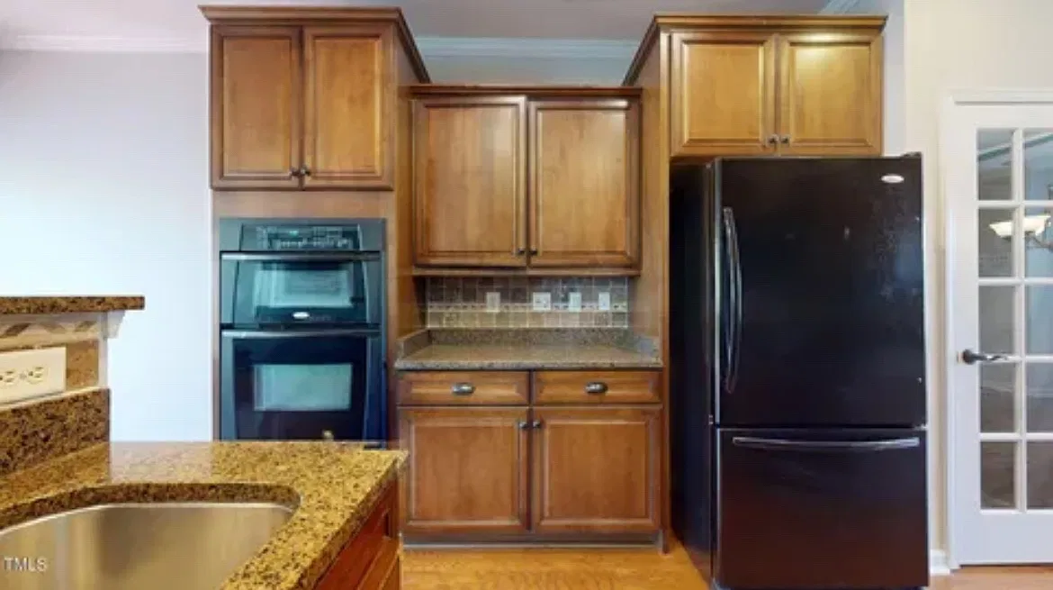 711 Keystone Park Dr — Photo 2
