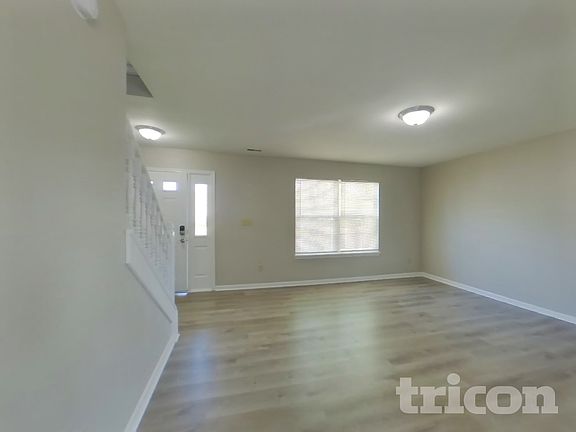 3rd image of 828 Treyburn Green Dr