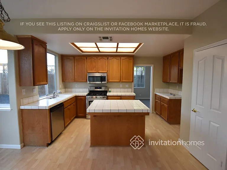 8107 Helmsdale Dr — Photo 5