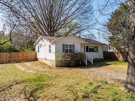 4th image of 404 NE 3rd St