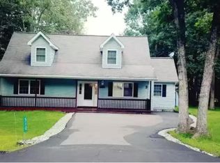 510 Gandolf Rd, Tamiment, PA 18371