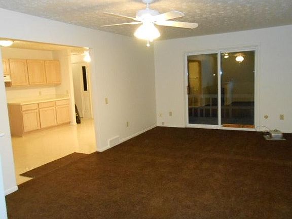 FAMILY ROOM TO KITCHEN