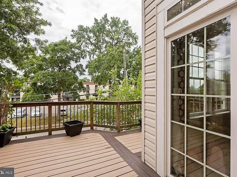 3385 Beechcliff Dr — Photo 18