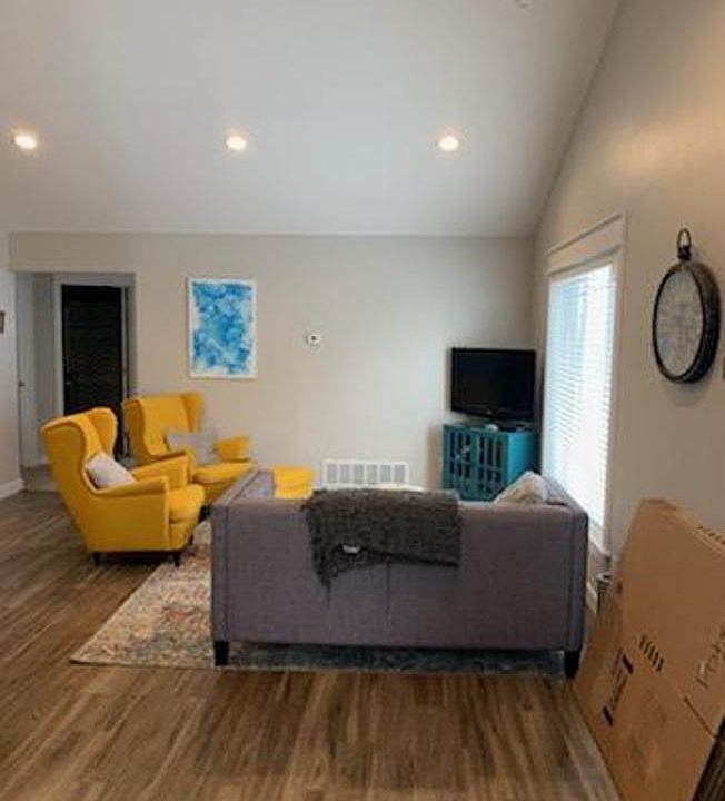 2nd image of 1332 23rd St W #1332