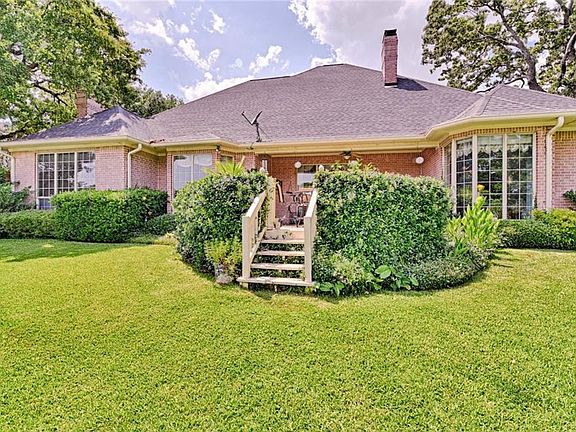 2nd image of 2105 Arcady Ln