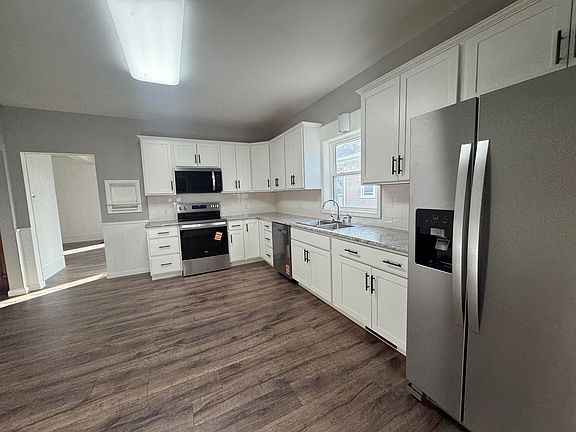 3rd image of 609 N Mill St