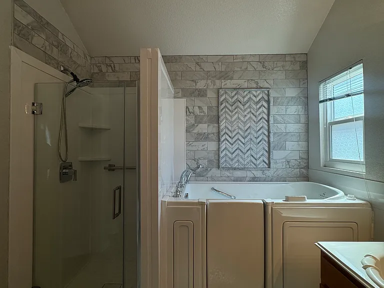 2613 Sheridan Rd — Photo 24