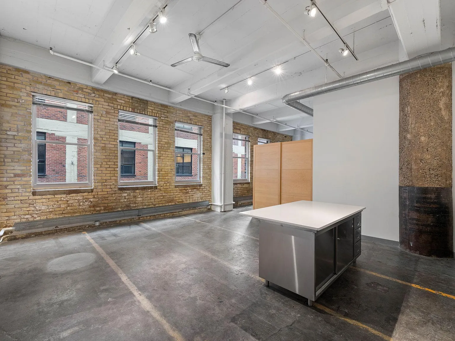 1 bed, 1.0 bath, 900 sqft, $2,195 — Photo 3