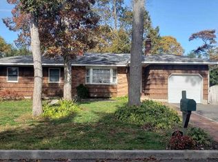 25 Greis Ave, Nesconset, NY 11767