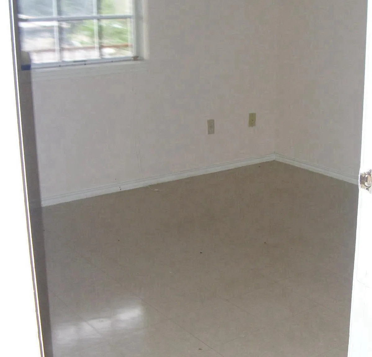 2 bed, 1025 sqft, $850 — Photo 2
