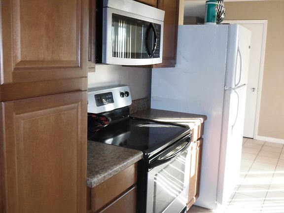 4th image of 231 Babson Dr