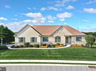 1357 Sterling Dr, York, PA 17404
