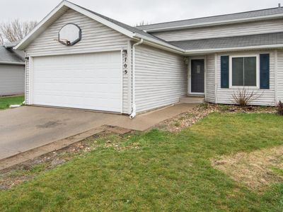 703 47 1/2 St S, Fargo, ND, 58103