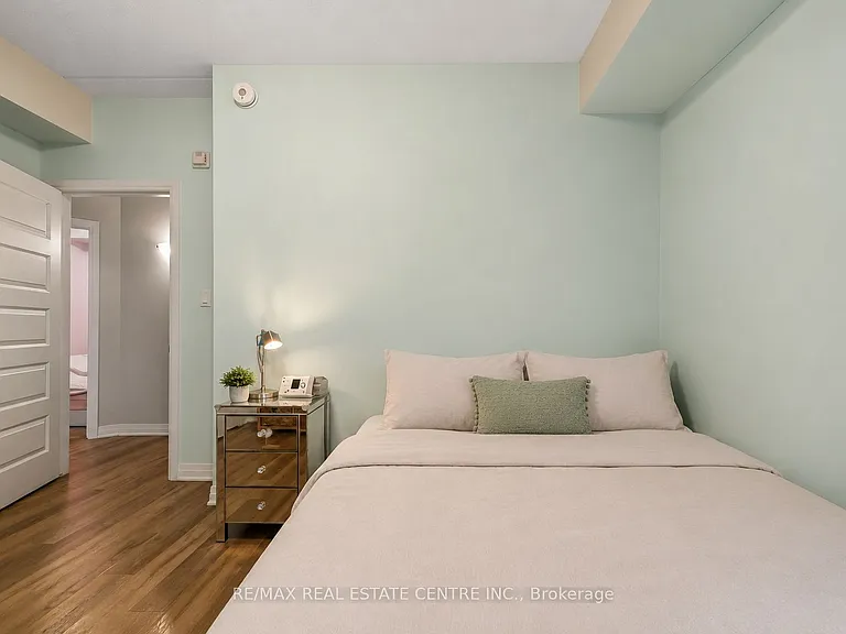 610 Farmstead Dr #102 — Photo 16