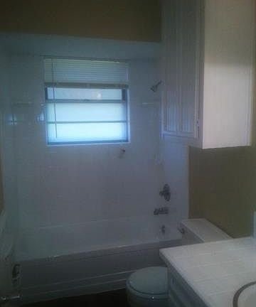 5th image of 100 Parkway Dr