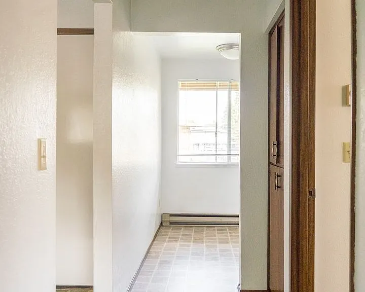 1837 Queen Ave SW — Photo 7