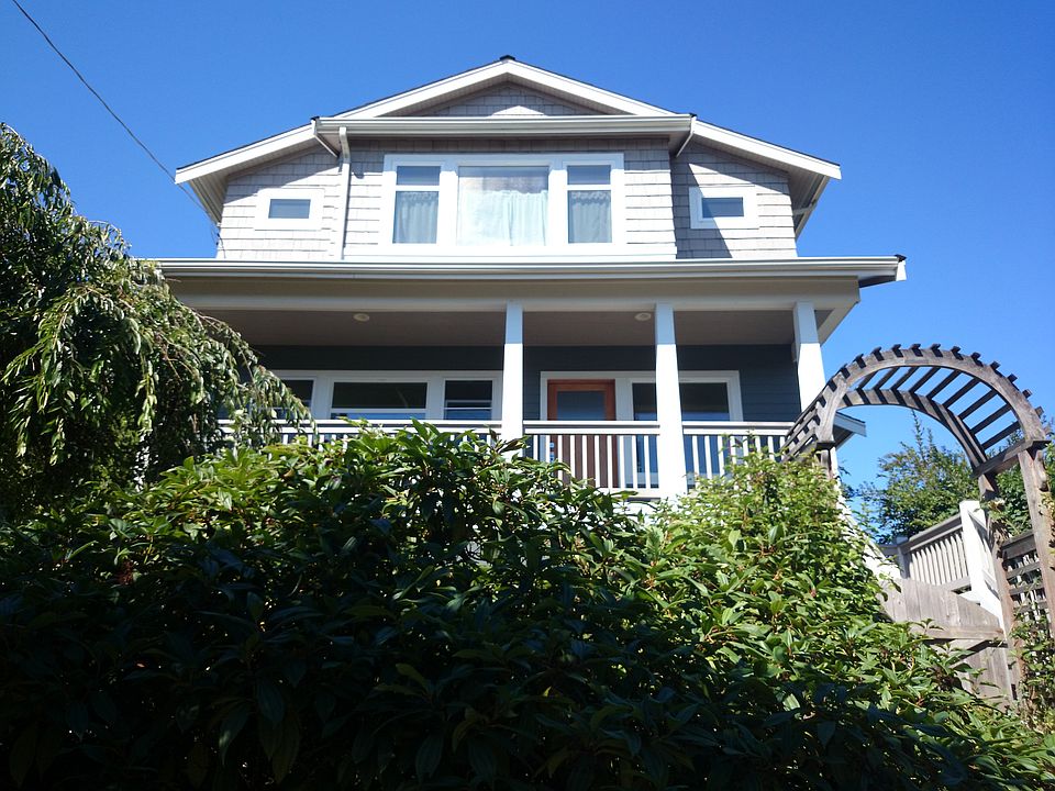 1st image of 3021 Belvidere Ave SW