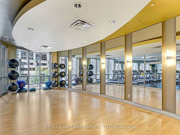 4th image of 763 Bay St #2109