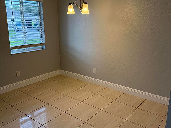 5th image of 2285 SE Lucaya Street