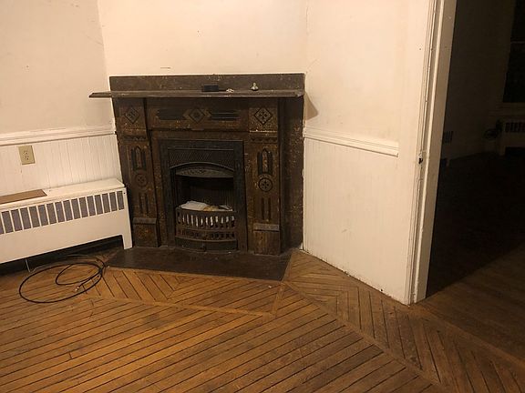 2nd image of 319 York Ave APT 1
