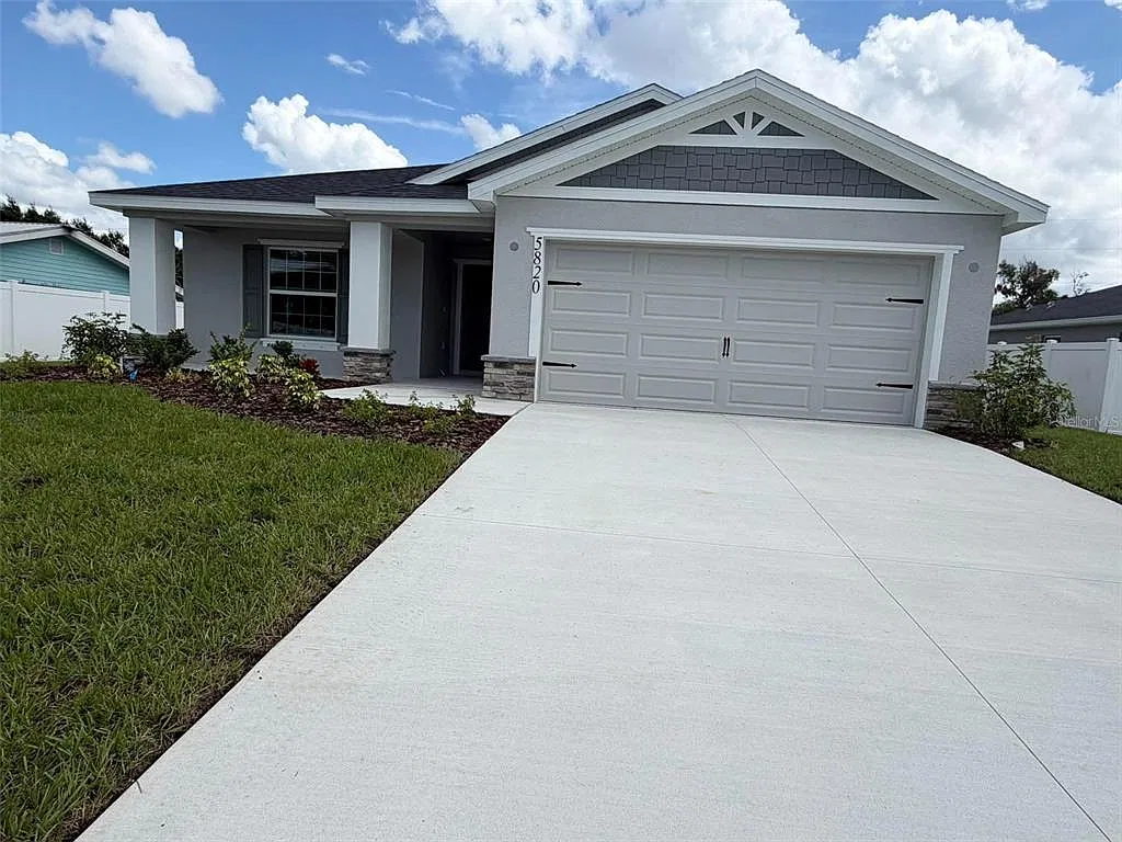 4 bed, 2.0 bath, 1819 sqft, $2,750 — Photo 2