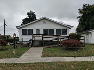 611 E Walnut St, Robinson, IL 62454