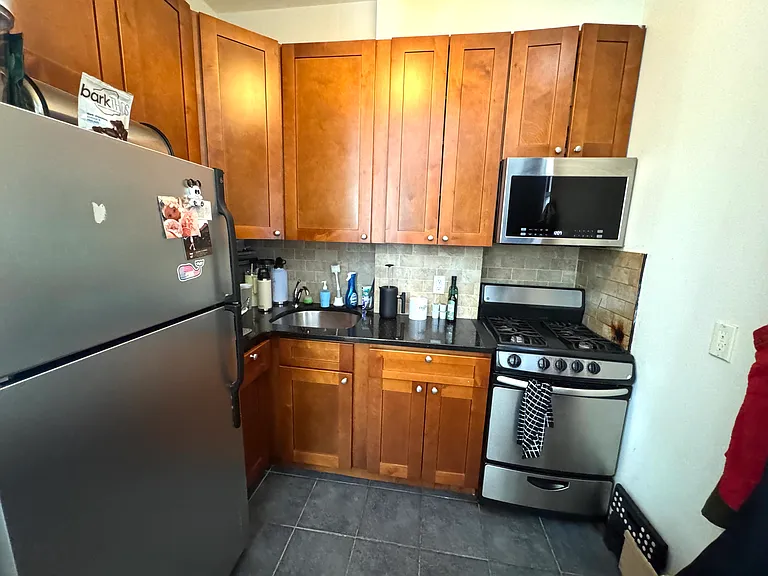 12-23 Astoria Blvd #2 — Photo 2