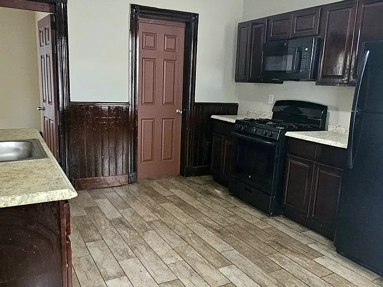 624 Dixwell Ave #11 — Photo 3