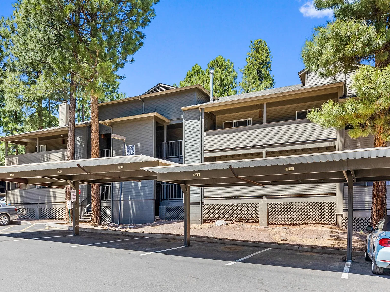 2 bed, 900 sqft, $1,600 — Photo 3
