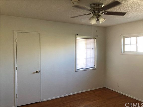 4th image of 10118 La Rosa Dr