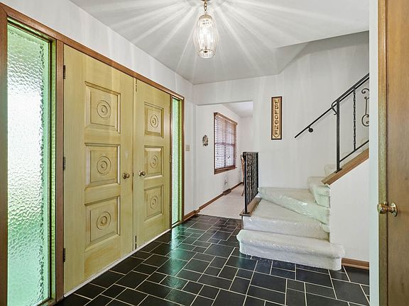 5th image of 21 Estate Ct