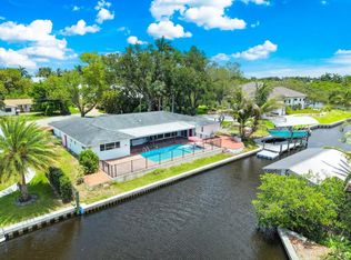 1040 Edgemere Dr, Fort Myers, FL 33919