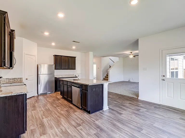 117 Fairfax Ln — Photo 18
