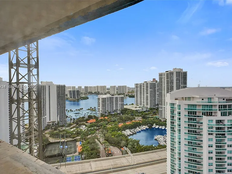 19355 Turnberry Way #26E — Photo 36