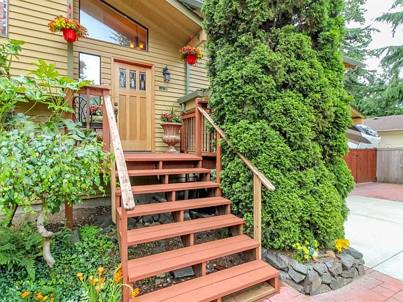 2nd image of 2208 35th Ave SE