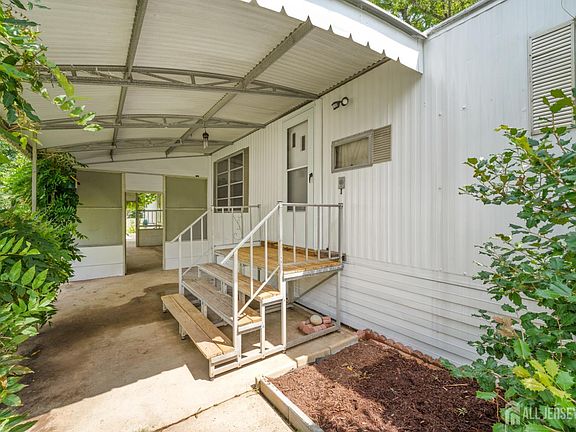 3rd image of 3 Carol Rd