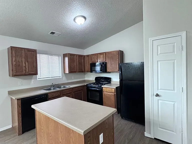 800 Prairie Sage Ct SW — Photo 7